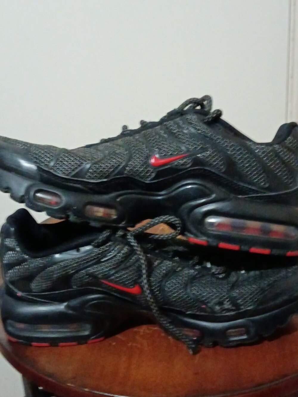Nike Air Max Plus Synthetic Low Top Sneakers Black/Red Lace-Up Kids 6Y - Picture 12 of 14